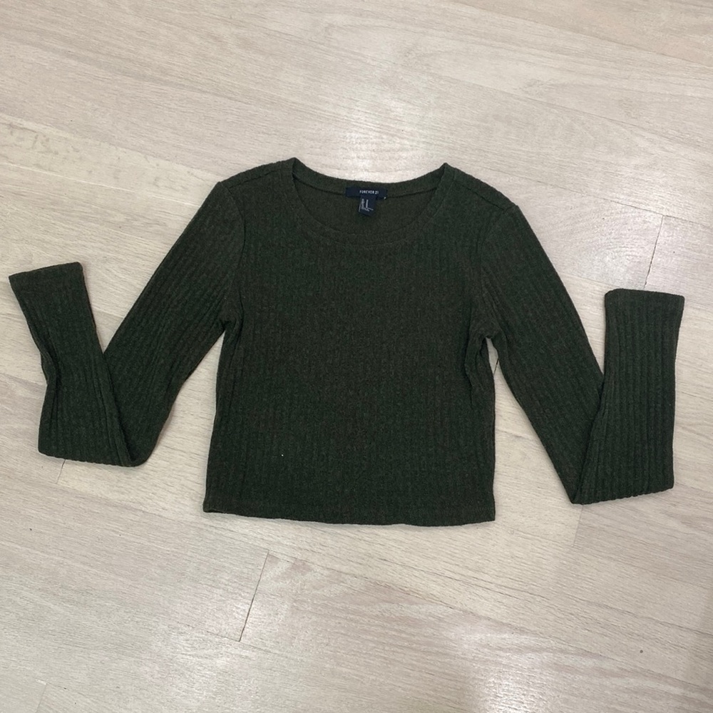 Forever 21 Green Long Sleeve Crop Top - Medium